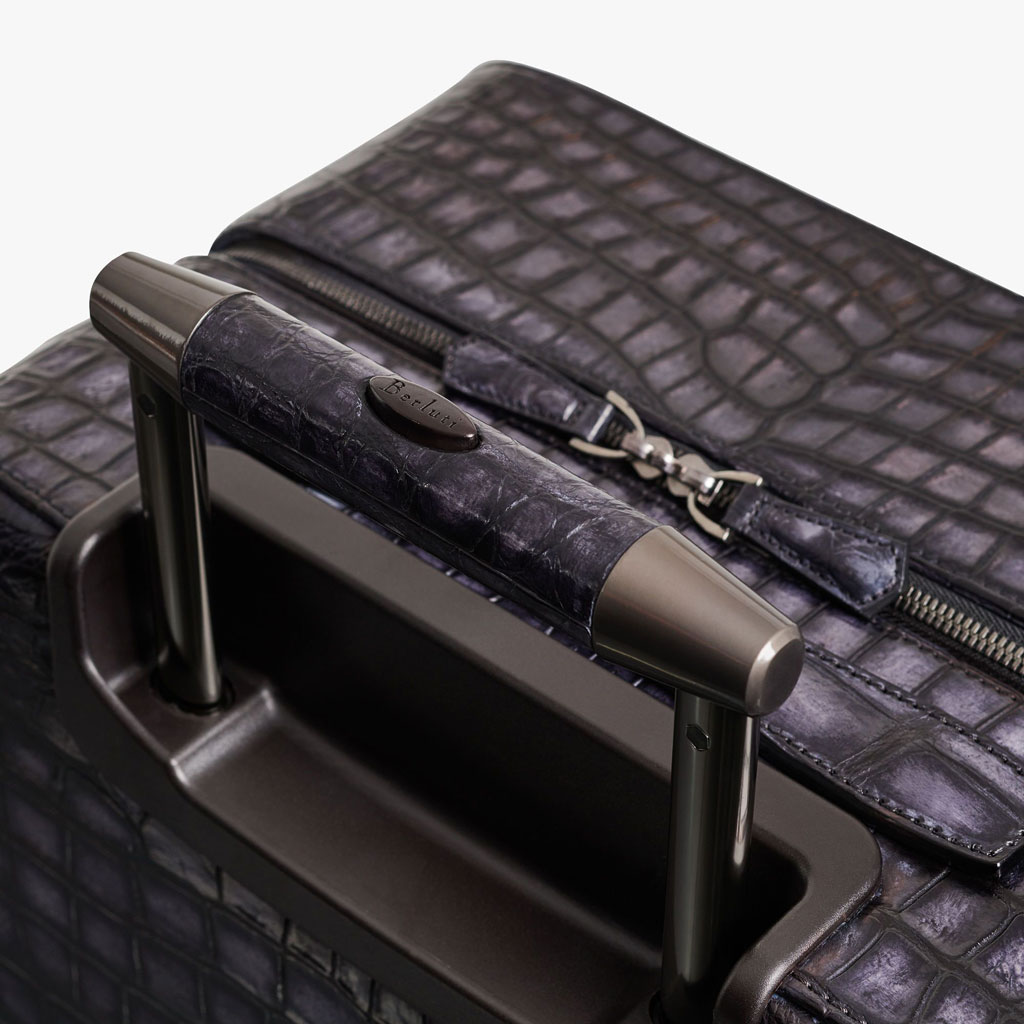 Formula 1004 Alligator Leather Rolling Suitcase